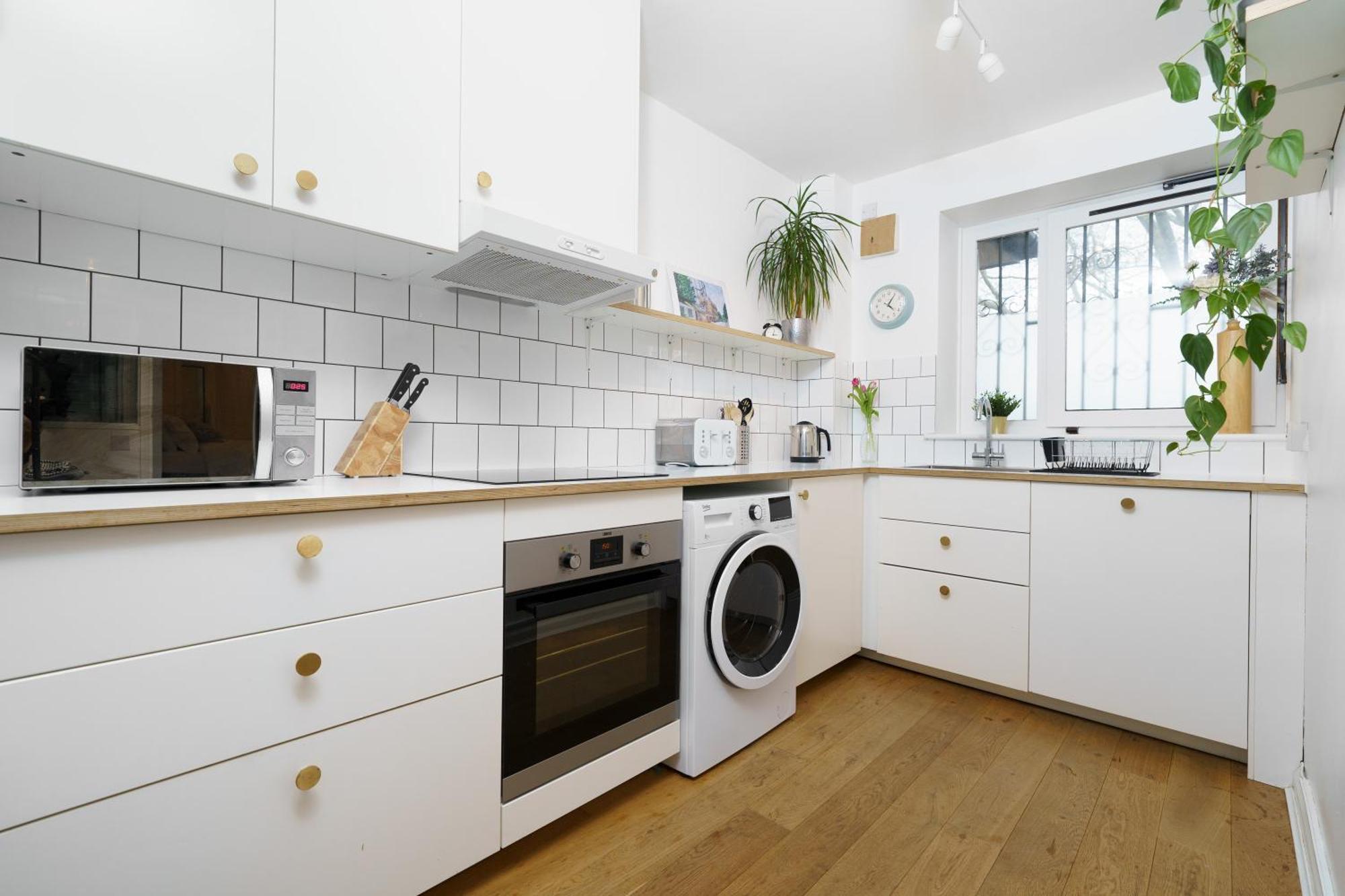 Lovely Apartment In Victoria Park Village Londres Exterior foto
